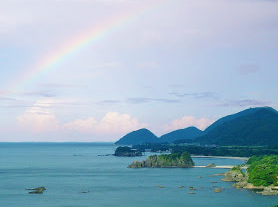 経ヶ岬にかかる虹